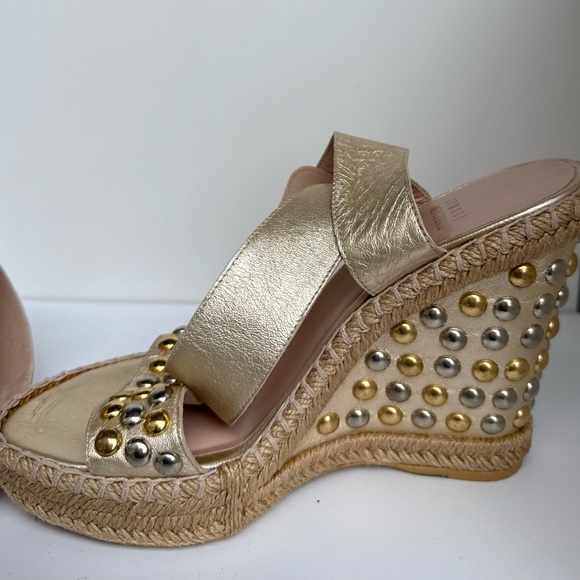 Stuart Weitzman‎ Gold Metallic Studded Espadrille Wedge Sandals 7M - Picture 8 of 15